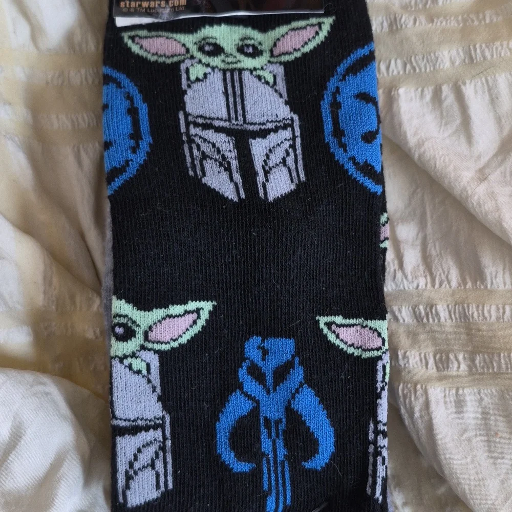 2 Pair Disney Star Wars Mandalorian Unisex Socks Sz 6-12 NEW